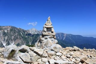 18.09.07丸山ケルン2,340m.jpg
