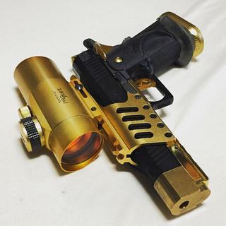 18.12.01黄金の銃を持つ男.jpg