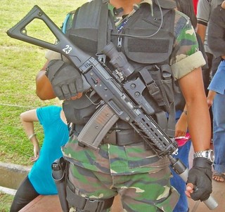 25.02.11SIG SG553.jpg